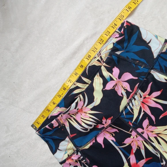 Avia Athletic Capri (L)& Tank (XL) Outfit - Picture 14 of 14